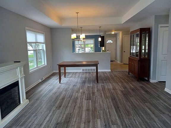 5th image of 16 Brundage Ave