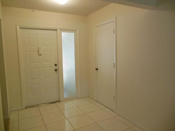 4th image of 2794 Begonia Ct