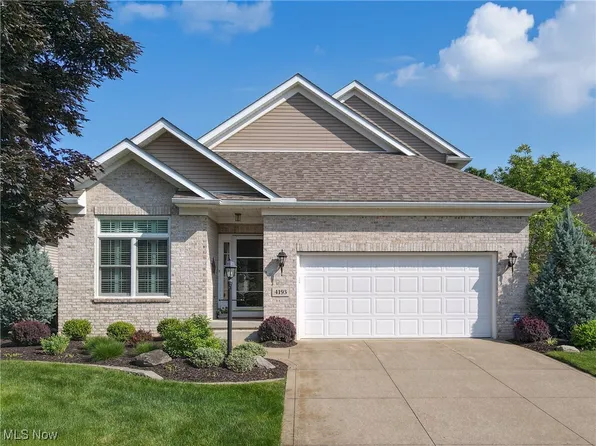 4193 Meadowcreek Ln, Akron, OH 44321