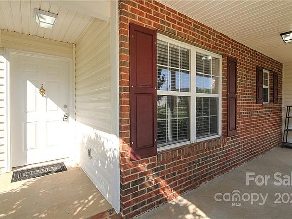 4th image of 4411 Cascade Dr