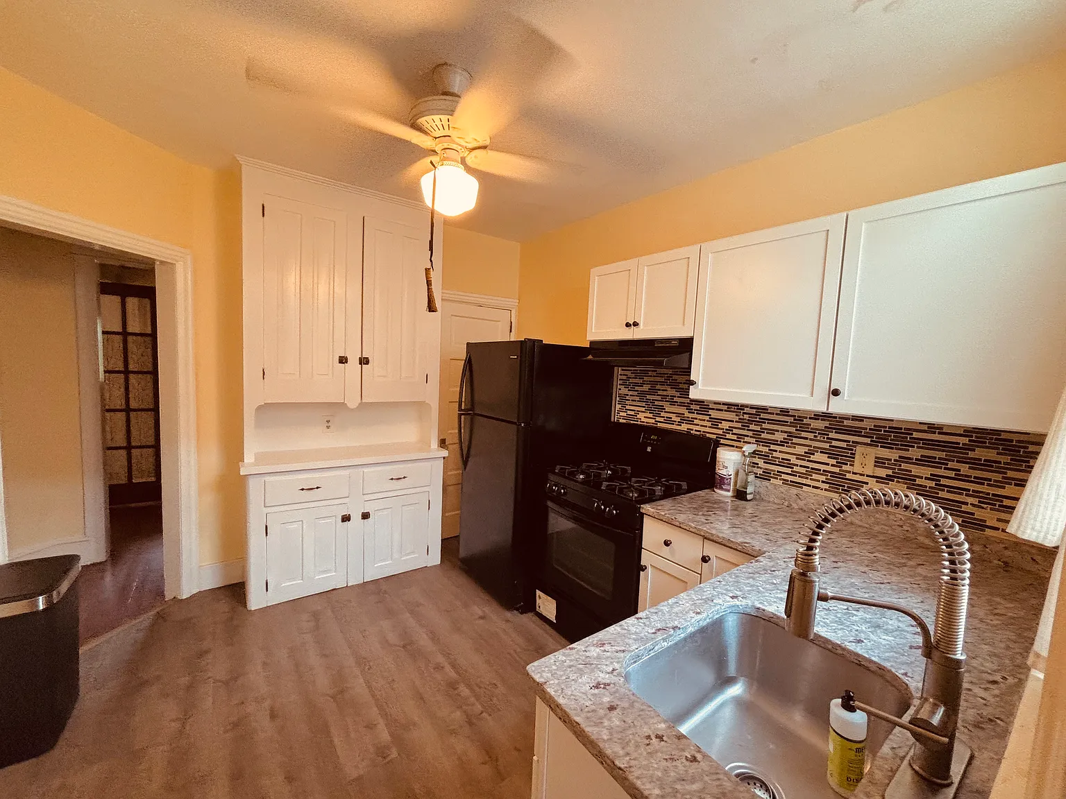 1 bed, 450 sqft, $1,290 — Photo 4