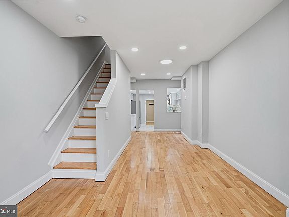 5th image of 937 W Lombard St