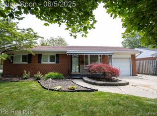 33316 Fraser Ave, Fraser, MI 48026