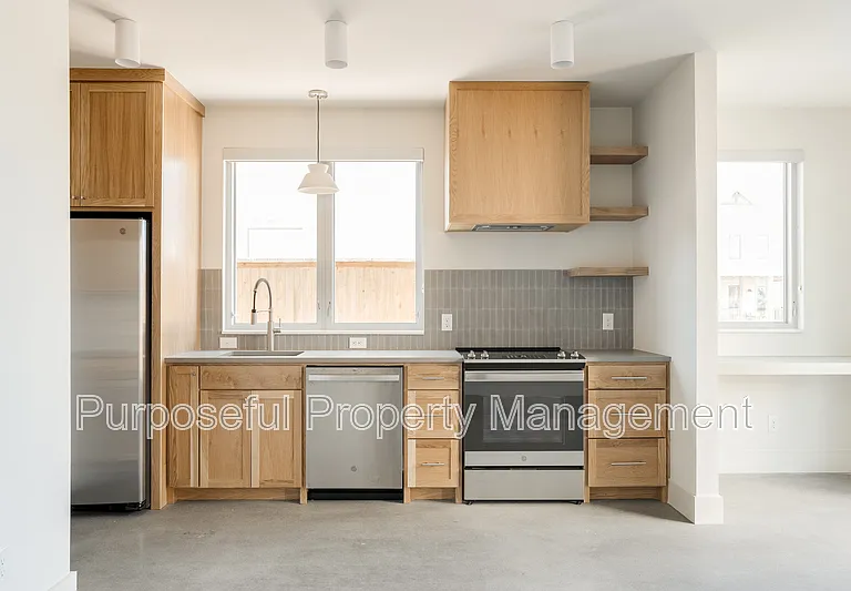 934 Hangar Dr #1 — Photo 11