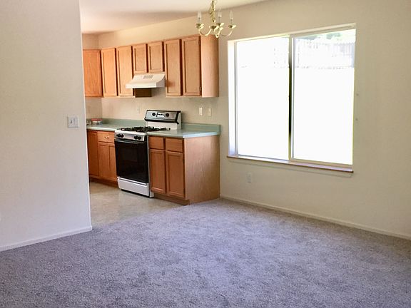3rd image of 2661 Woodberry Dr