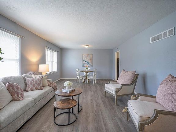 5th image of 11816 Armitage Dr