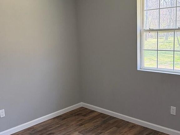 4th image of 1663 Pikeville Ave