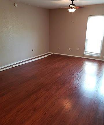 4th image of 1611 Woods Ln APT C
