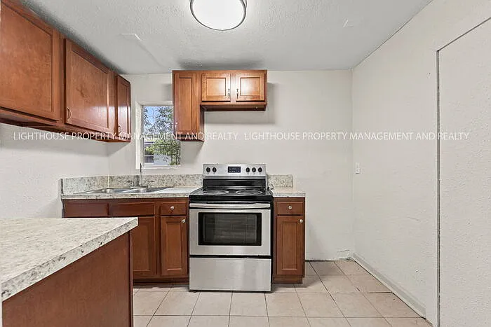 1417 W 31st St — Photo 14