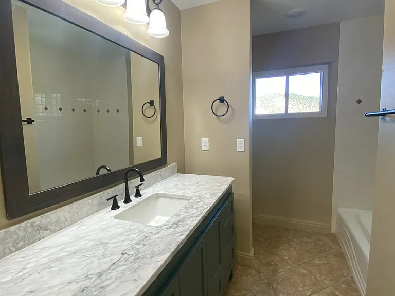 701 Prospect Pl #LOWER — Photo 9
