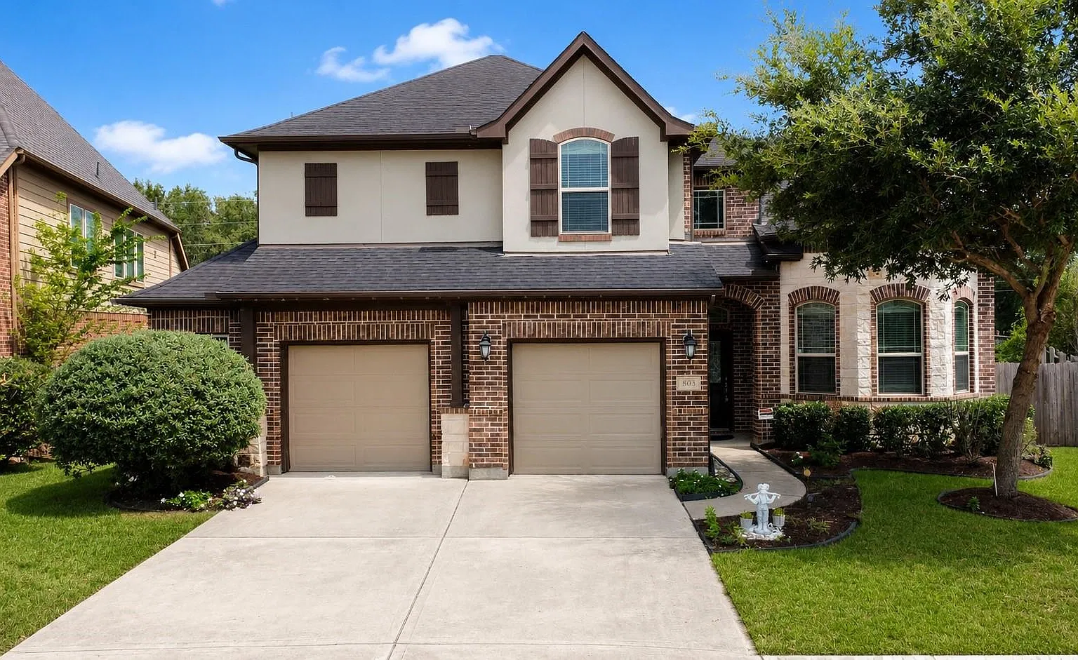 4 bed, 4.0 bath, 3609 sqft, $3,400 — Photo 1