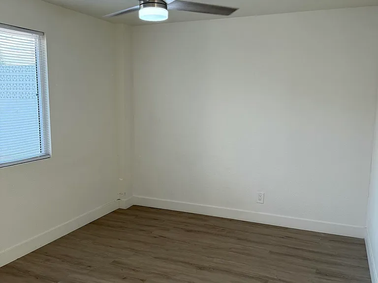3722 S Grandview Ave — Photo 10