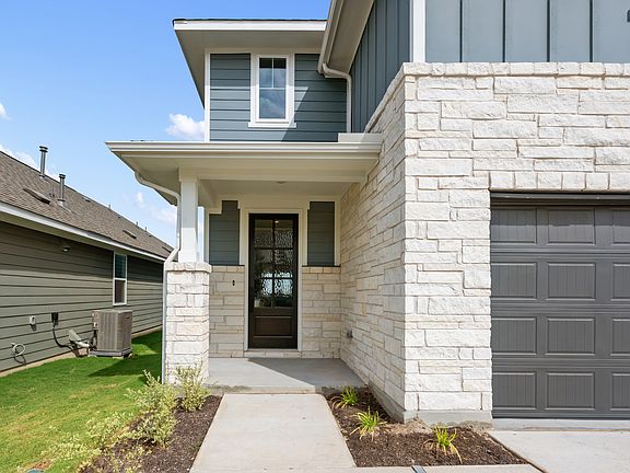 Lariat - Granbury Interior Image 3