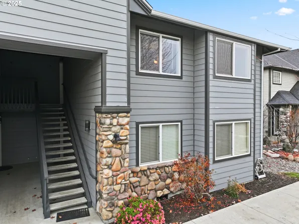 260 Lone Pine Ln Unit 8, The Dalles, OR 97058