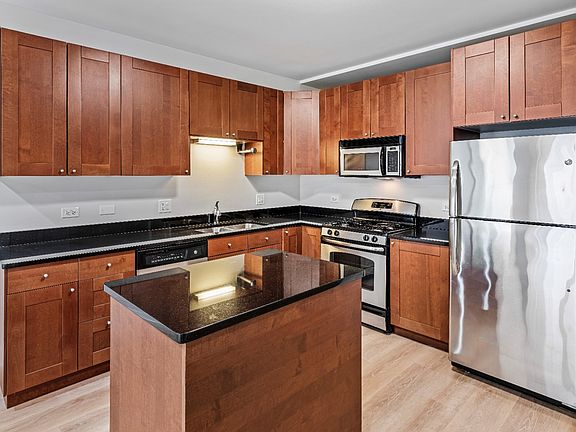 2nd image of 2516 N Willetts Ct APT 1N