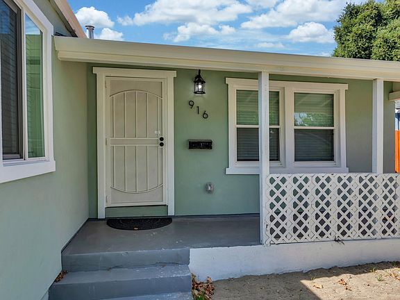 3rd image of 916 Poplar Ave