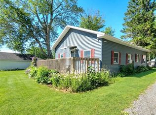 16 Laura Dr, Sandy Creek, NY 13145