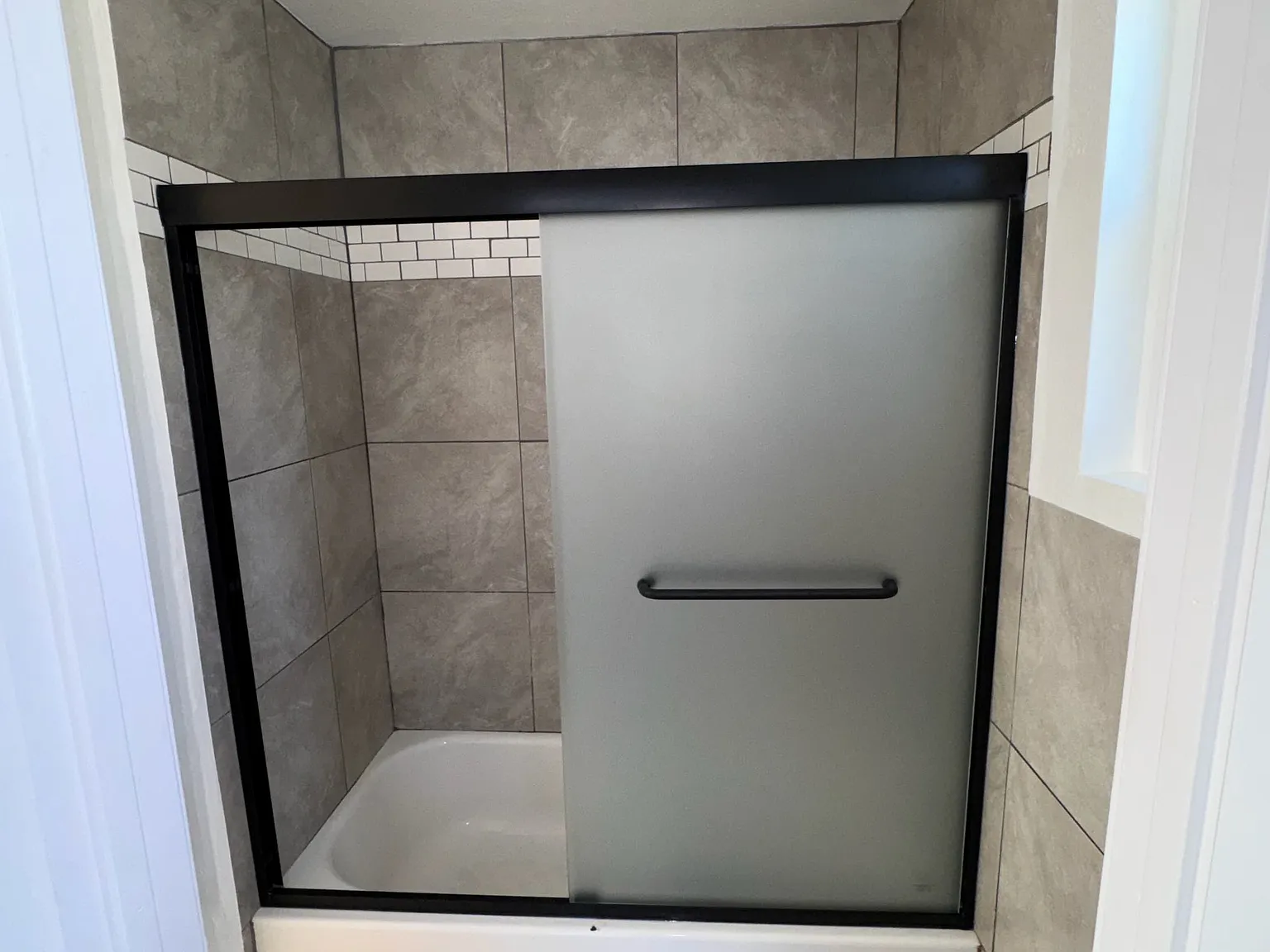2 bed, 580 sqft, $2,400 — Photo 4