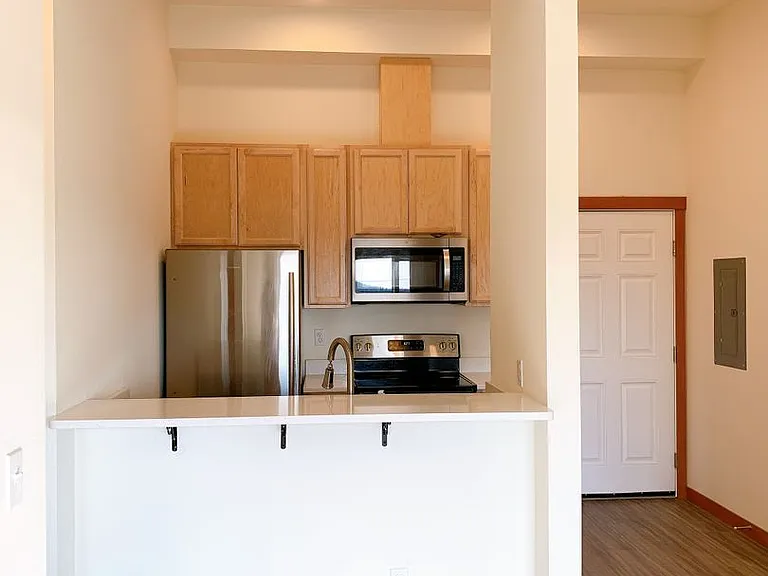 1111 N Forest St — Photo 35