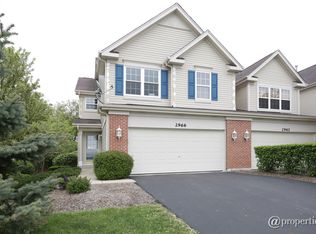 2966 Renard Ln, St Charles, IL 60175