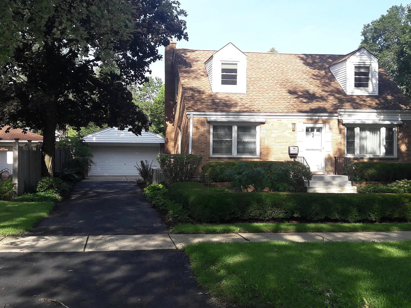 216 S Hudson St photo 1