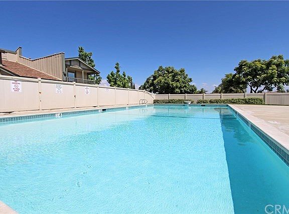 5th image of 1452 Camelot Dr