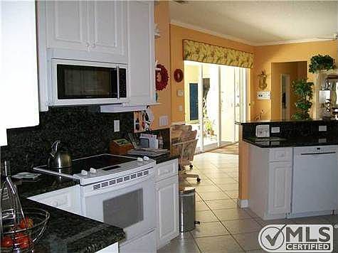 5th image of 581 SW Saint Johns Bay