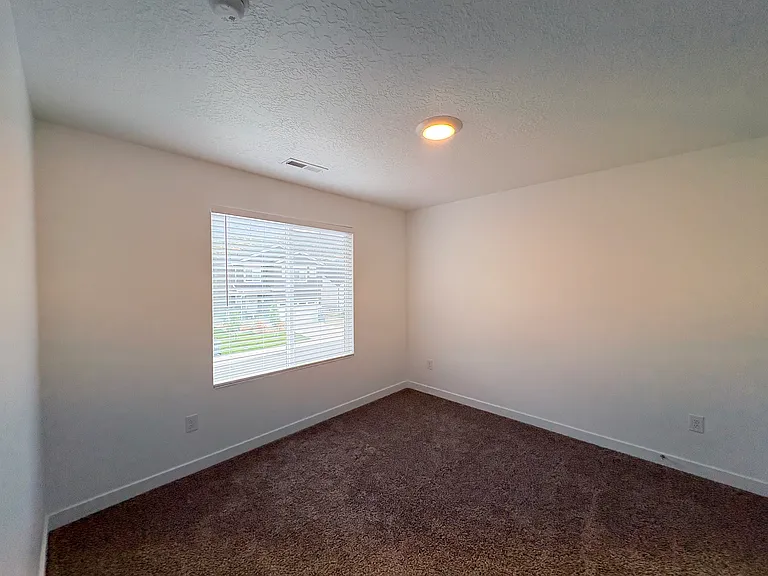 1216 S Raintree Ln — Photo 31