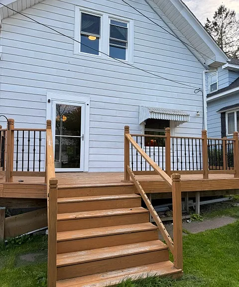 N 12th Ave E — Photo 2