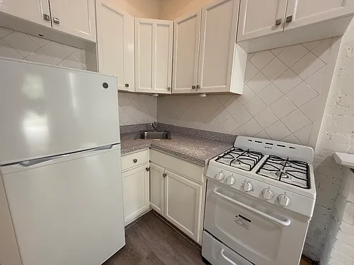 426 W 48th St #1RE Photo 1