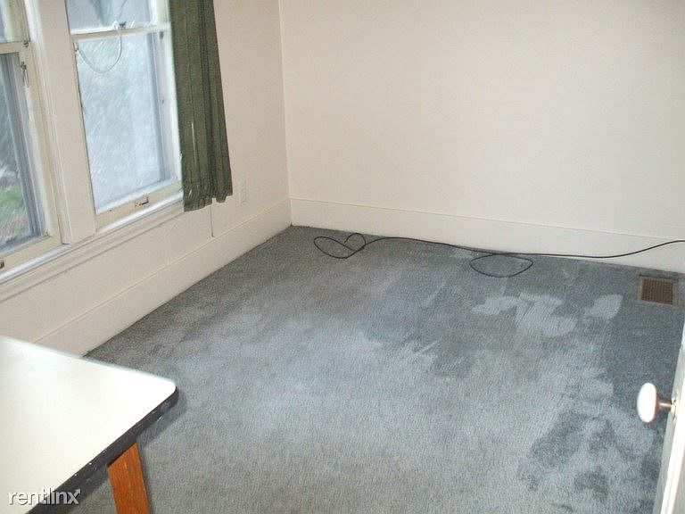 934-1-bedroom4