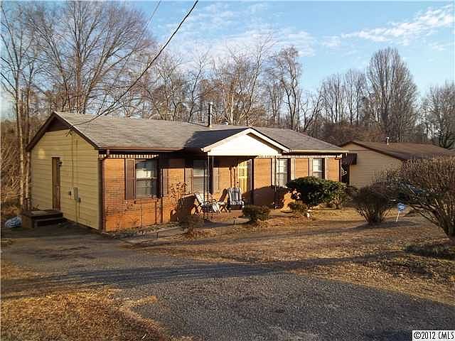 2nd image of 530 Newcastle Rd