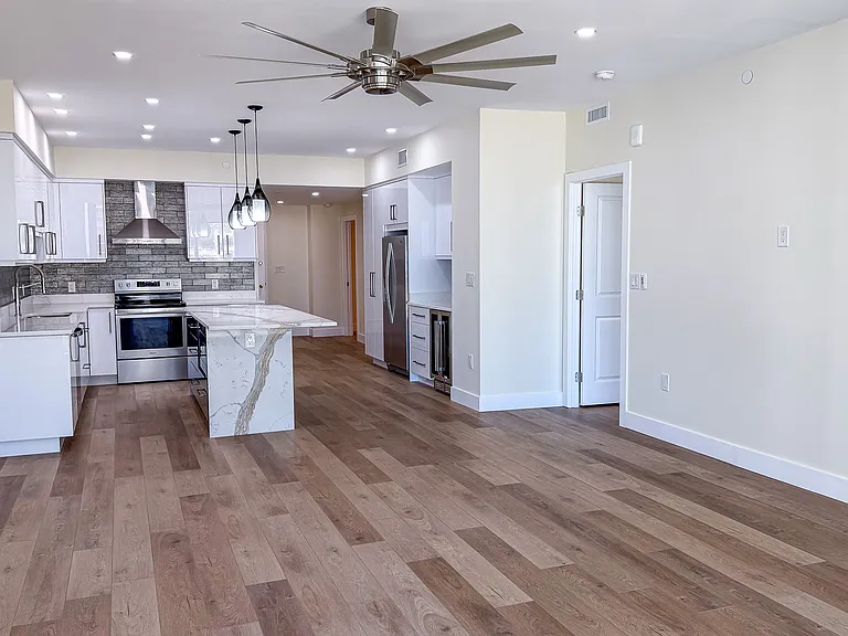 1 Beach Dr SE #2512 — Photo 13