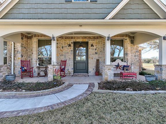 2nd image of 705 Summerlin Dr