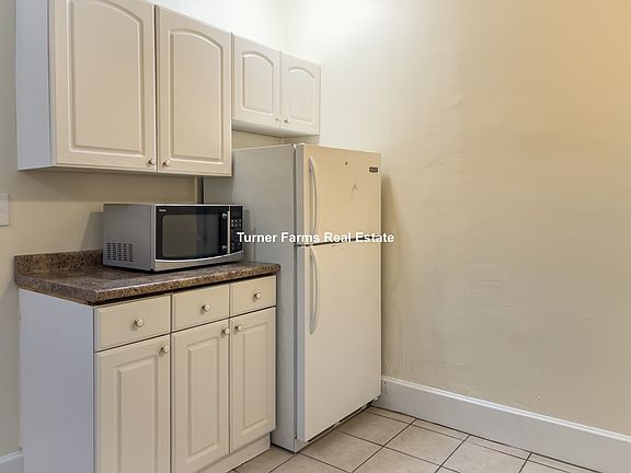 5th image of 27 Forest St APT 1