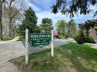 195 Knapps Hwy, Fairfield, CT 06825