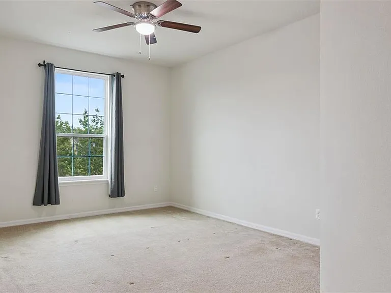 660 Fanning Dr — Photo 26