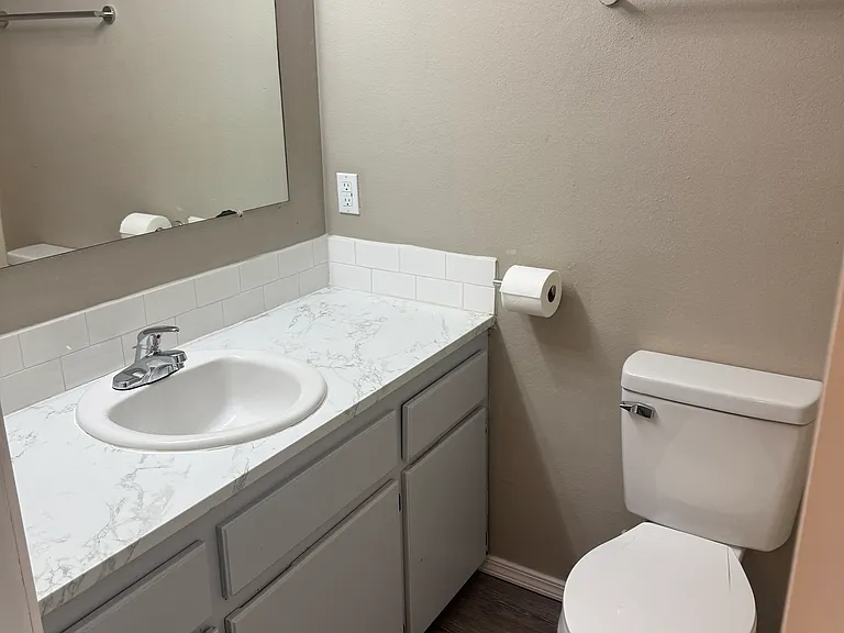 3911 James Ct — Photo 9
