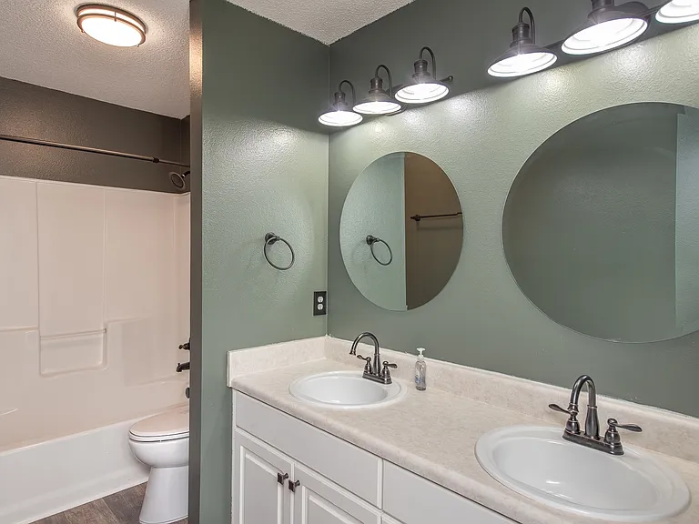 617 Hanley Downs Dr — Photo 24