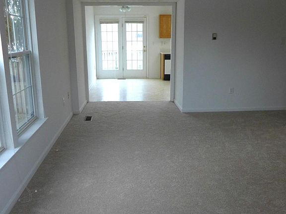 New Carpet Throughout