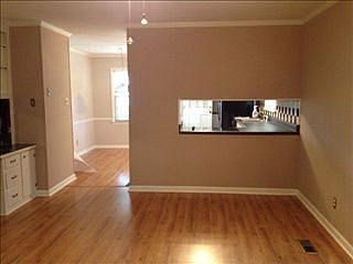 5th image of 405 Forest Dr