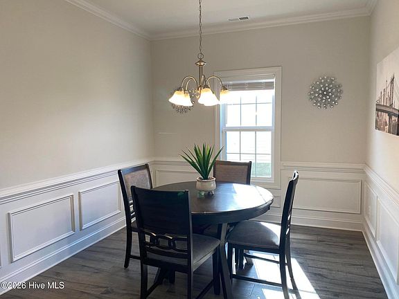 4th image of 1011 Sailfish Street