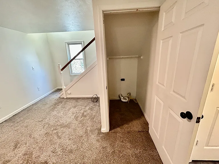 552 W 5th St #3 — Photo 5