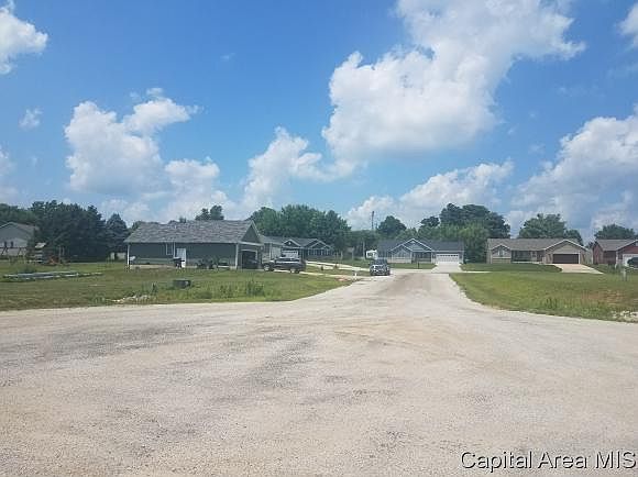 2nd image of 220 Fox Ln
