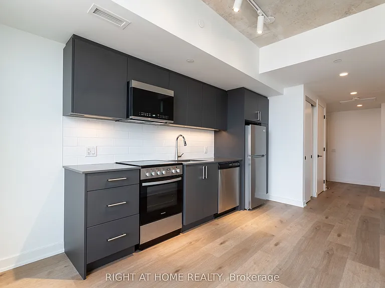 7 Fairbank Ave W #503 — Photo 13