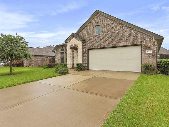 3rd image of 9735 Stratton Ridge Dr
