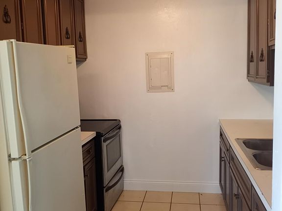 4th image of 410 E Poos Dr #A