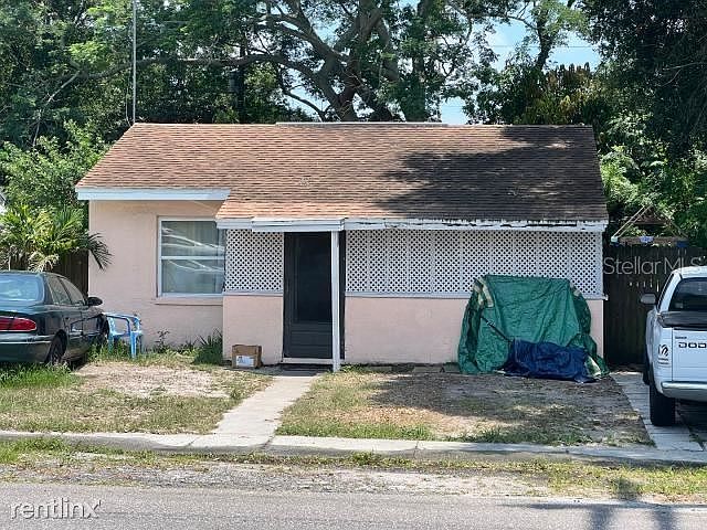 1st image of 5114R 11th Ave S