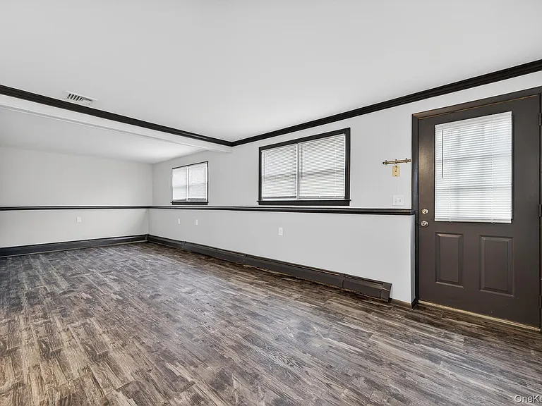 9 Bay Beach Ave — Photo 23