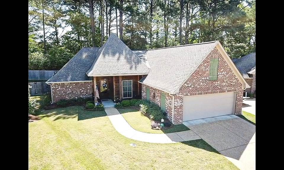 1st image of 125 Meadowcreek Dr